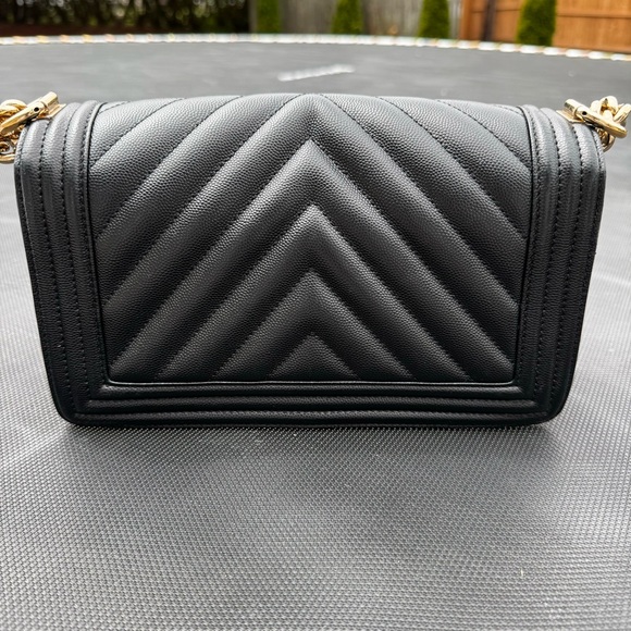 Caviar Chevron Quilted Medium Boy Flap Black - Picture 7 of 12